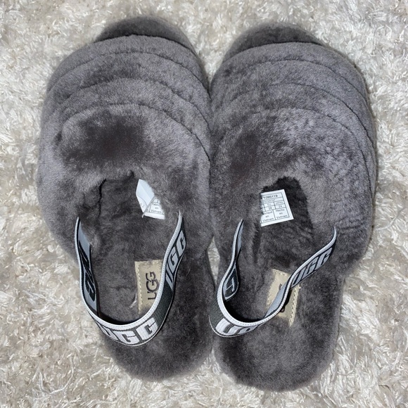 fluff yeah UGG slippers - Picture 2 of 4